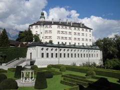 Das Schloß Ambras bei Innsbruck